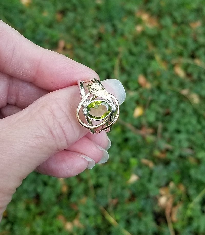 Magical Delights Peridot Ring (mdfb107)